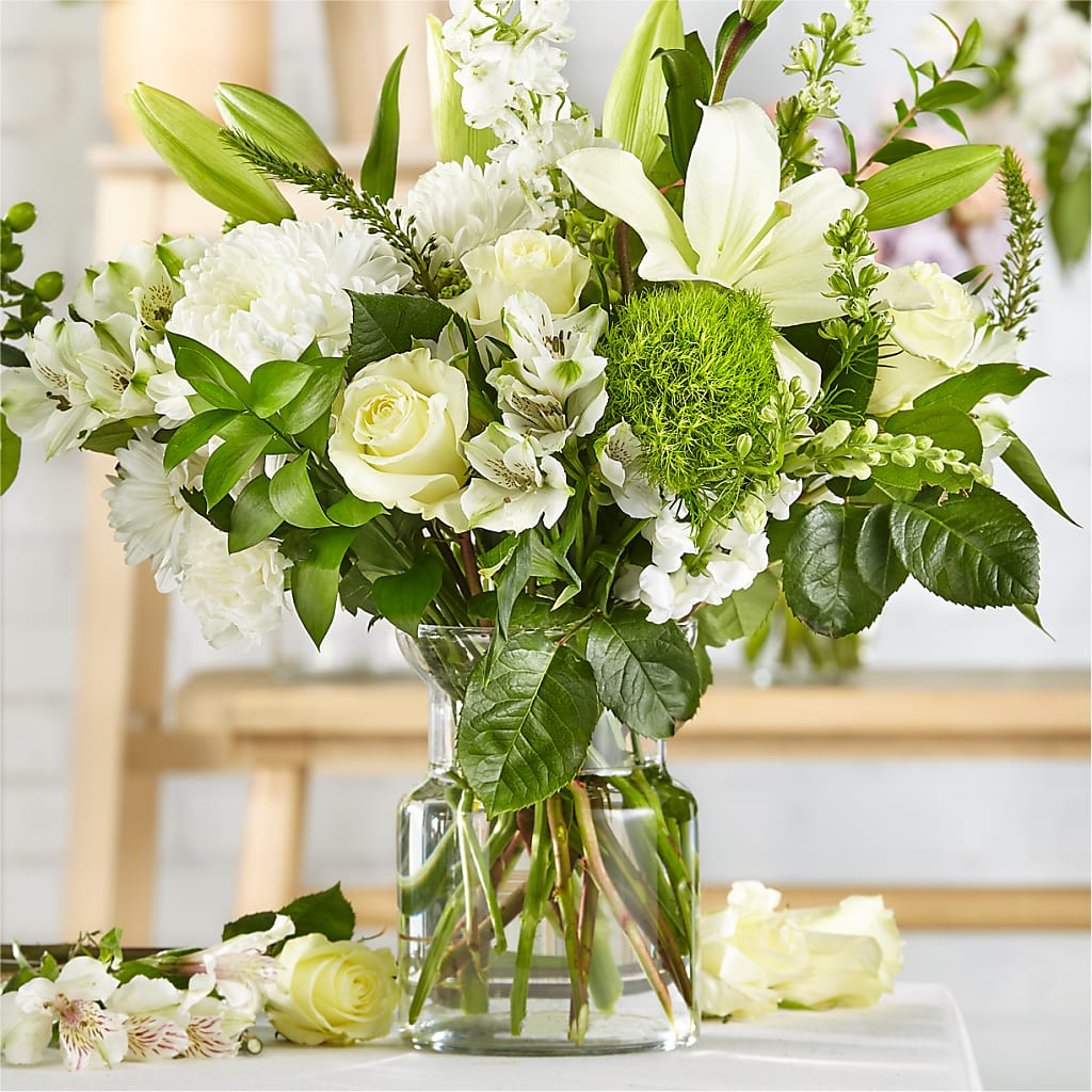 Classic Ivory – A Florist Original – MARE'S FLOWER SHOP, Las Vegas NV