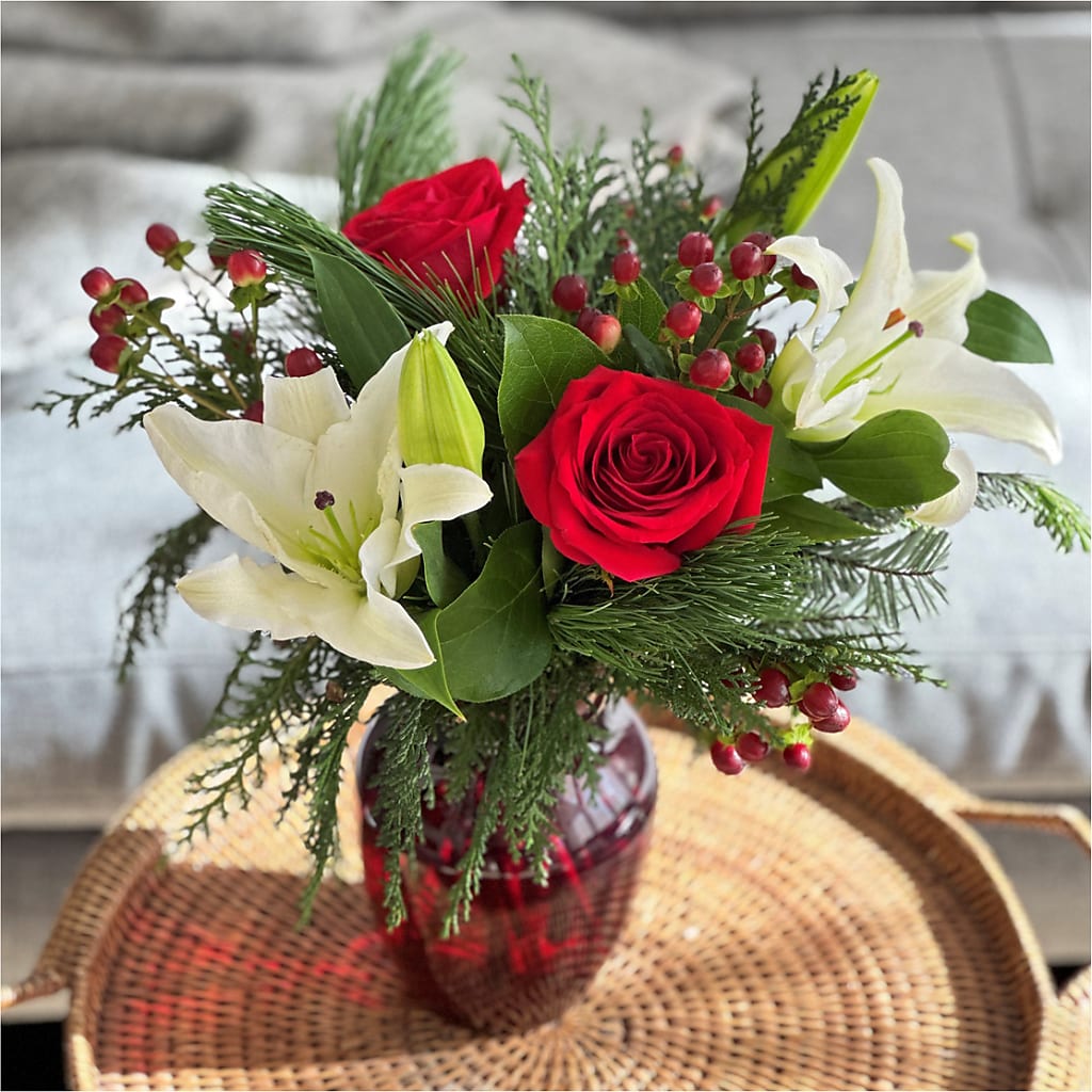 Evergreen Delight Bouquet – MARE'S FLOWER SHOP, Las Vegas NV